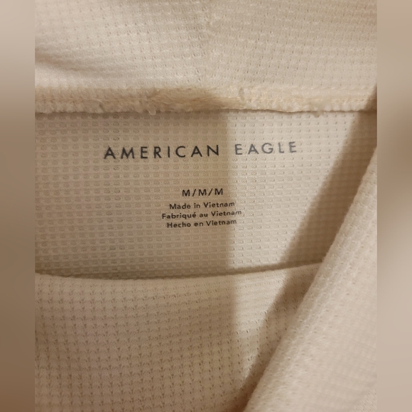 American Eagle Thermal Waffle Knit Cropped Turtleneck Shirt Cream Size Medium - Picture 2 of 5